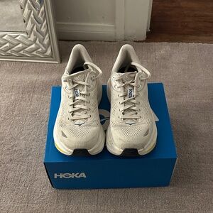 HOKA BONDI 9